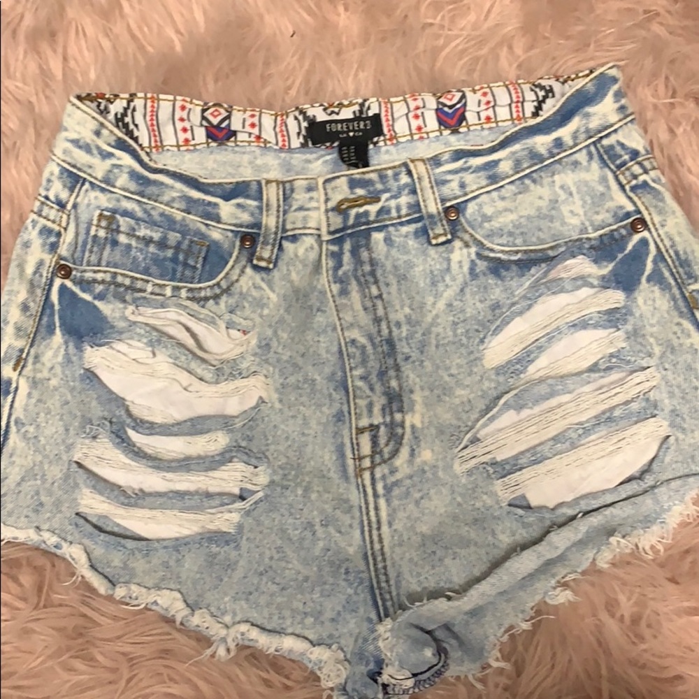 Forever 21 jean shorts size 28